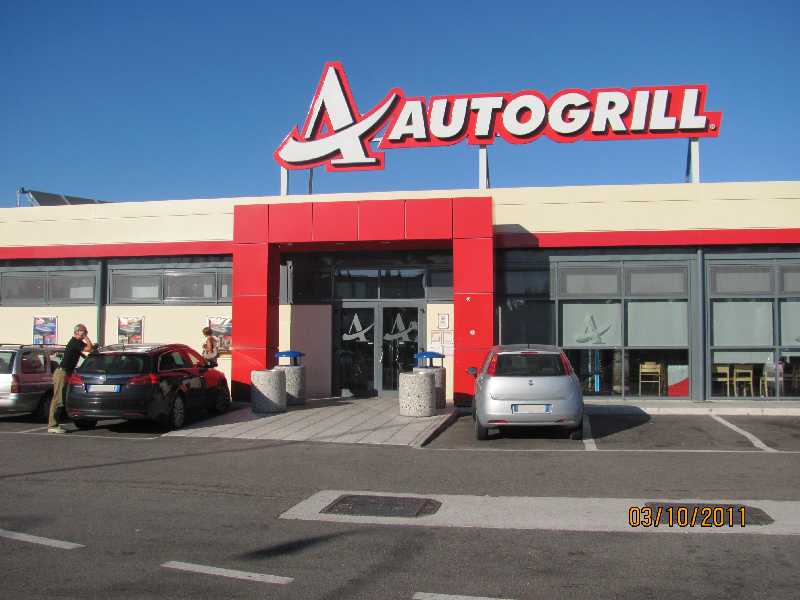 15-Autogrill Strutture in carpenteria metallica -.JPG